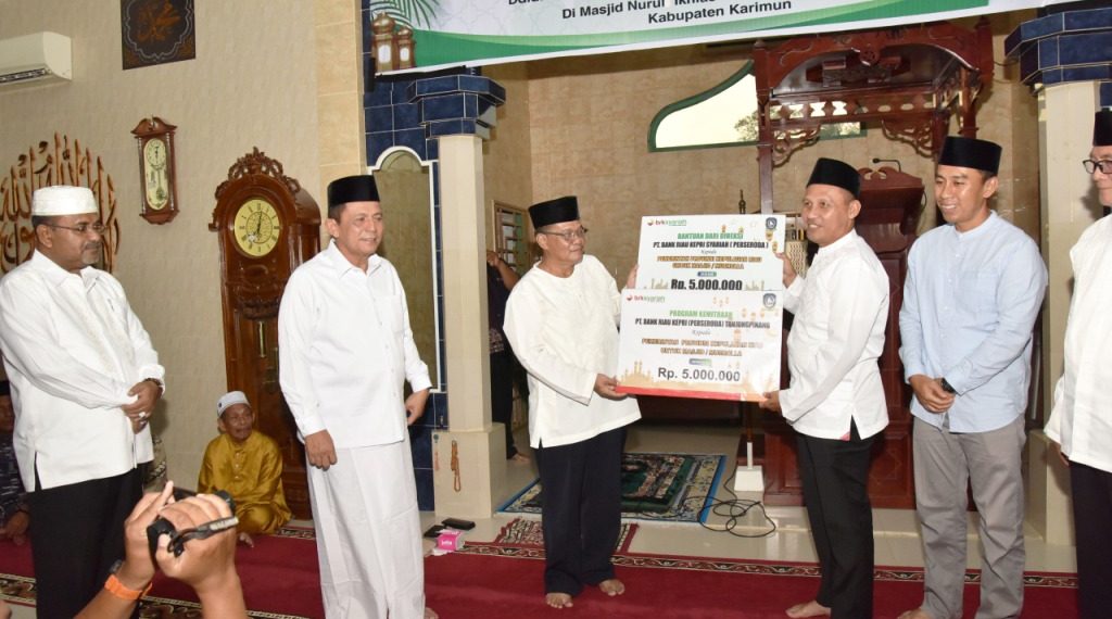 Kunker ke Karimun, Direksi BRK Syariah Lanjutkan Safari Ramadan Bersama Pemprov Kepri dan Berikan Bantuan CSR