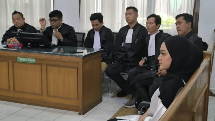 Selebgram Cut Salsa Dituntut 6 Bulan Penjara dalam Kasus Penganiayaan Anak di Bawah Umur