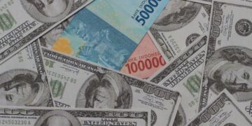 Rupiah Tertekan Konflik Timur Tengah, Ekonom Minta Pemerintah Siapkan Langkah Antisipasi Jangka Panjang