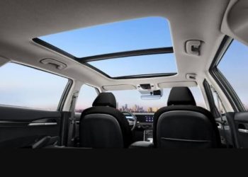 4 Mobil Panoramic Sunroof di Bawah Rp500 Juta, dari MPV hingga Crossover