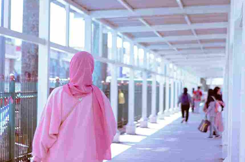 Aturan Seragam Sekolah Azerbaijan Picu Polemik Hijab, Siswa Gelar Aksi